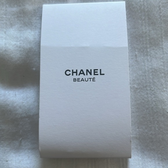 Chanel - Picture 3 of 5